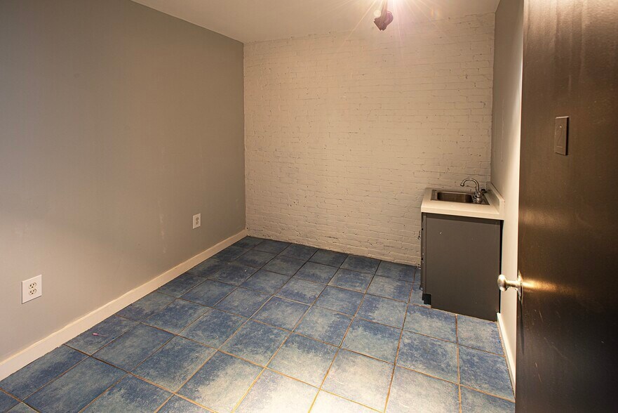 More Photos Of 140 Main St, Northampton Office For Lease