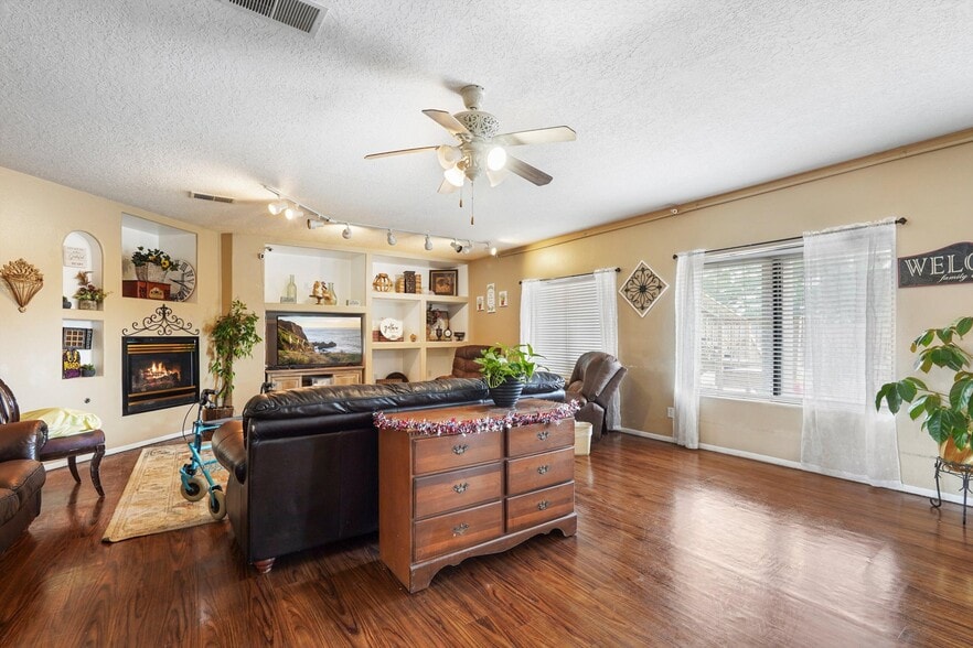 More Photos Of 3130 Vista Grande Dr NW, Albuquerque Assisted Living For Sale