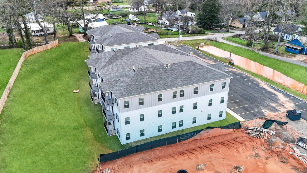 More Photos Of 300 Elm St, Hogansville Apartments For Sale