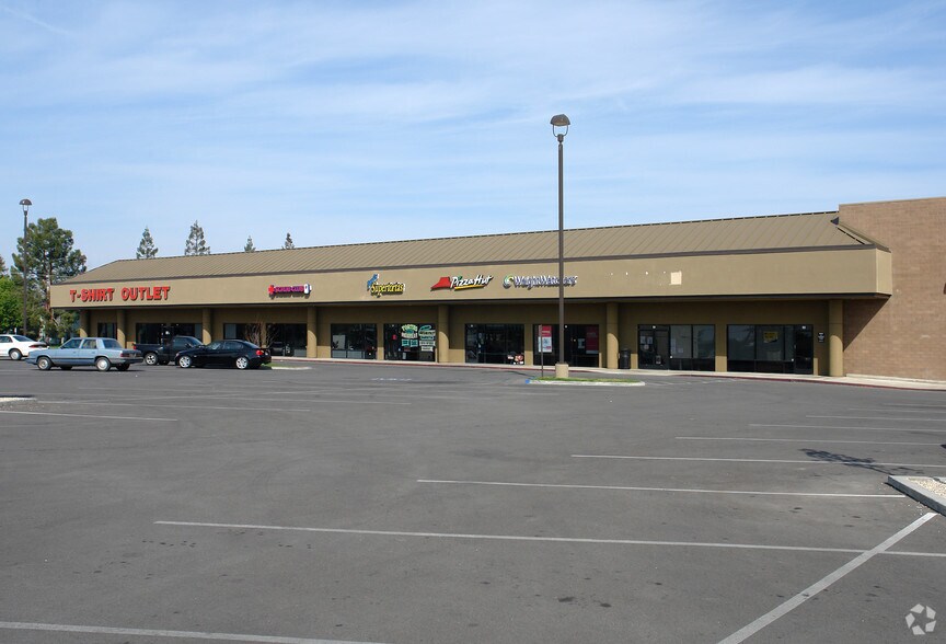 More Photos Of 6200-6450 White Ln, Bakersfield Unknown For Lease