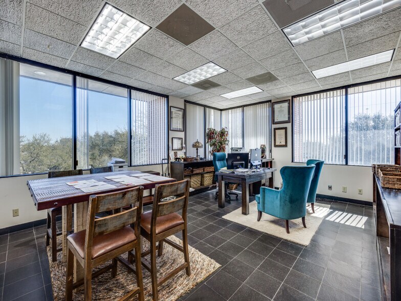 More Photos Of 1595 N Central Expy, Richardson Office Residential For Sale