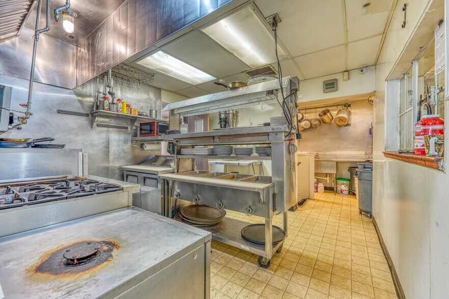 More Photos Of 512 Royal Gorge Blvd, Canon City Restaurant For Sale