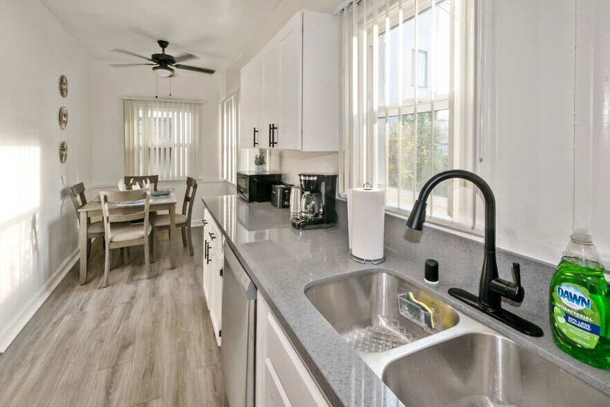 More Photos Of 1296 S Citrus Ave, Los Angeles Apartments For Sale