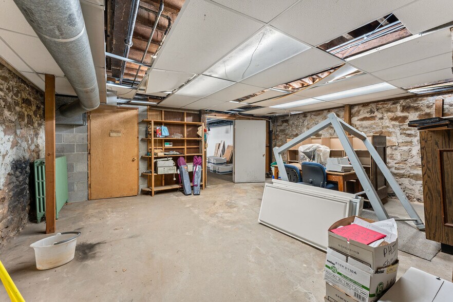 More Photos Of 107 4th St, Baraboo Office For Sale