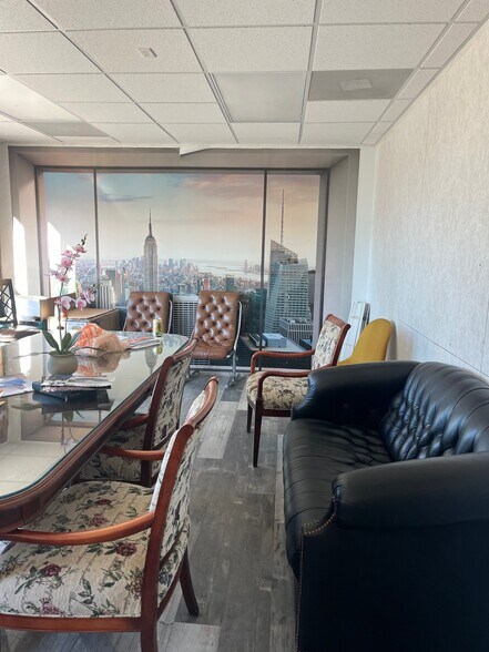 More Photos Of 7931 Valley Falls Rd, Spartanburg Loft Creative Space For Lease