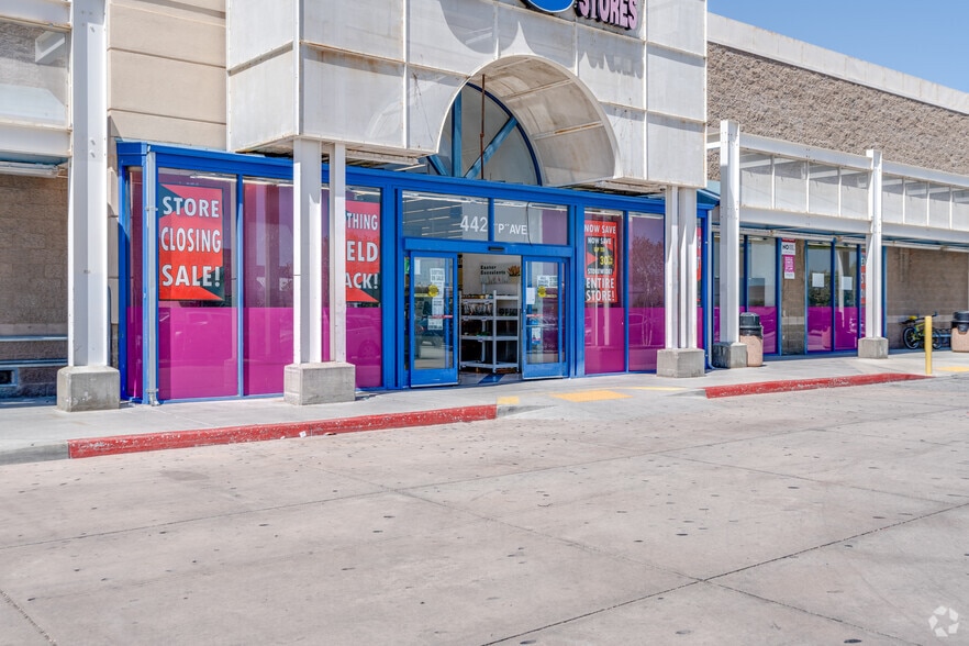More Photos Of 330 W Rancho Vista Blvd, Palmdale Unknown For Lease