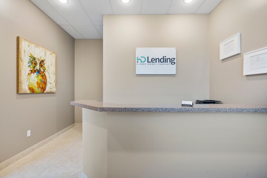 More Photos Of 1345 E Chandler Blvd, Phoenix Office For Lease