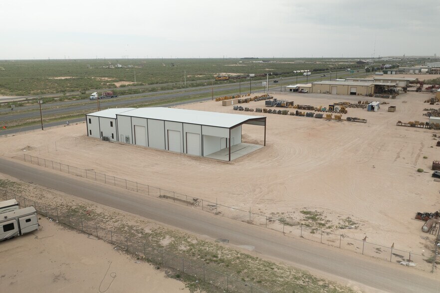 More Photos Of 7922 Interstate 20 Service rd, Odessa Warehouse For Lease