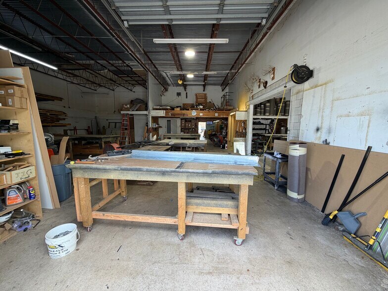 More Photos Of 603 Commerce Way E, Jupiter Warehouse For Lease