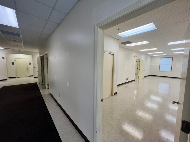 More Photos Of 86 Coraopolis Rd, Coraopolis Medical For Lease