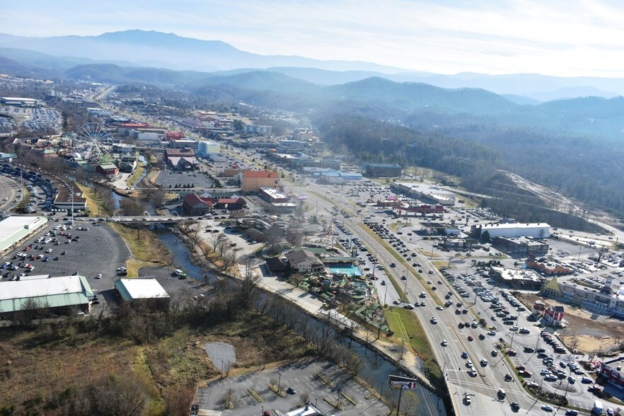 More Photos Of 2575 Parkway, Pigeon Forge Land For Lease