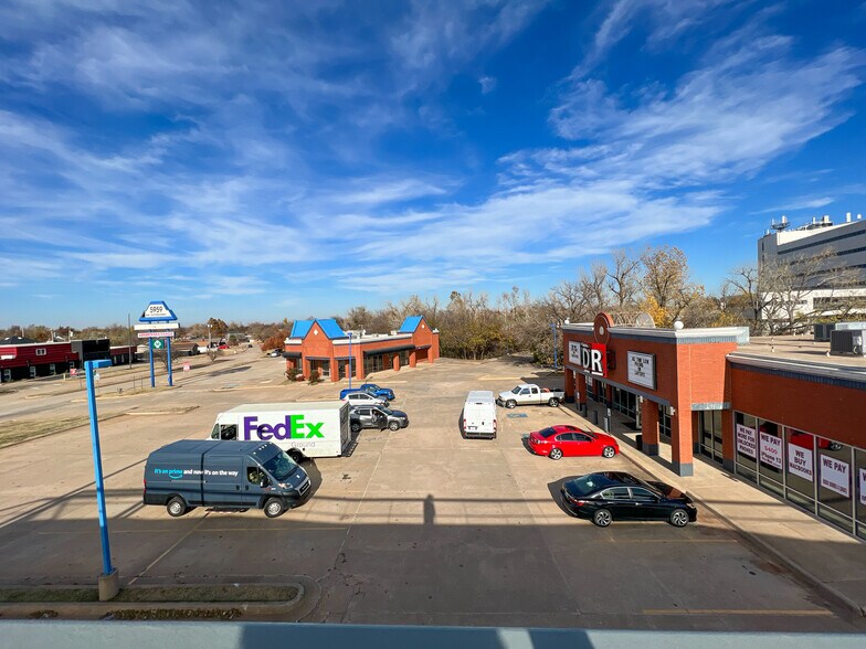 More Photos Of 5959 NW Expressway St, Oklahoma City Freestanding For Lease