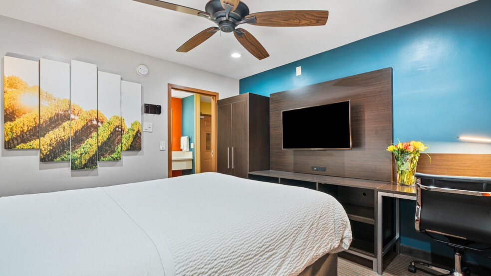 More Photos Of 178 Dry Creek Rd, Healdsburg Hotel For Sale