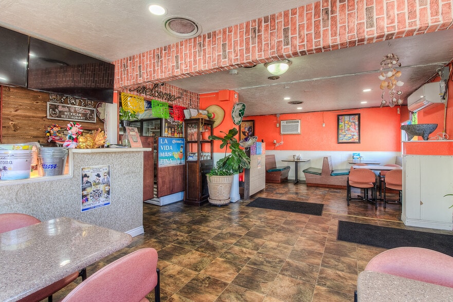 More Photos Of 1005-1009 N 1st Street, Yakima General Retail For Sale