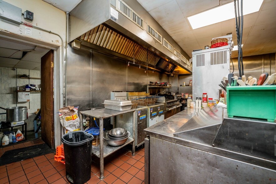 More Photos Of 266 Dartmouth St, New Bedford Restaurant For Sale