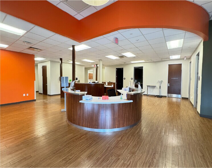More Photos Of 4500 Washington Ave, Houston Storefront Retail Office For Lease