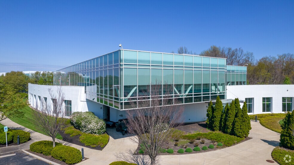 More Photos Of 8323 Walton Pky, New Albany Office For Lease