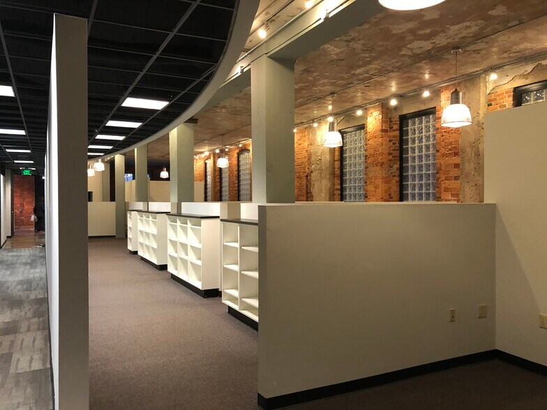 More Photos Of 7 S Laurens St, Greenville Office For Sale