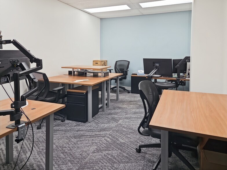 More Photos Of 1816 Crowchild Trail NW, Calgary Coworking Space