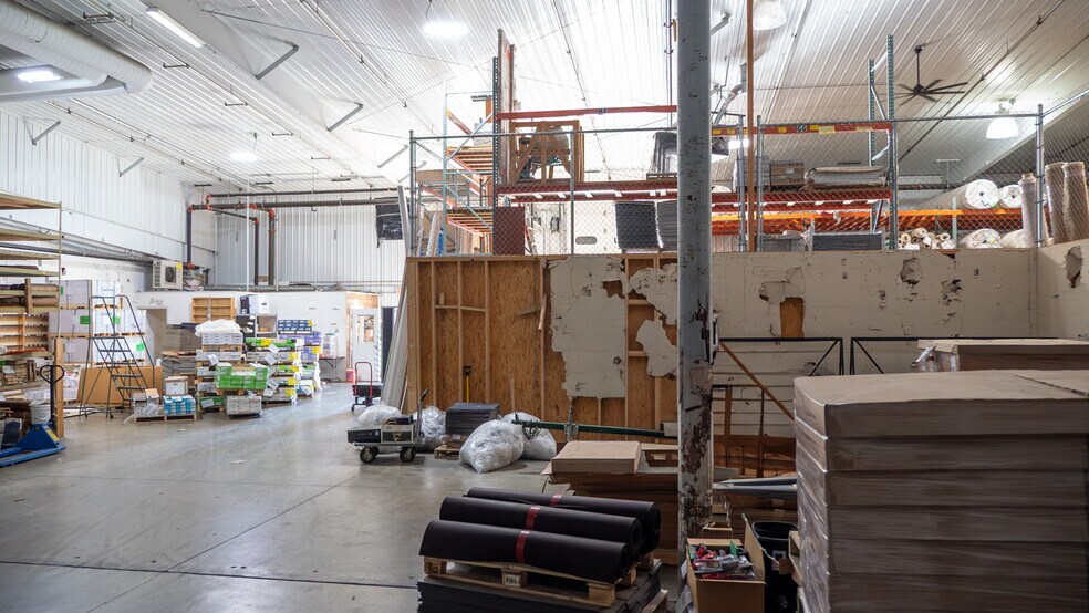 More Photos Of 5139 Highway 52 N, Rochester Freestanding For Lease