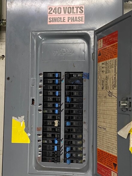 More Photos Of 1816 57th St, Sarasota Warehouse For Sale