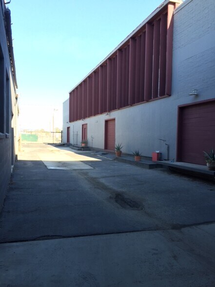 More Photos Of 215-221 N Ojai St, Santa Paula Food Processing For Lease
