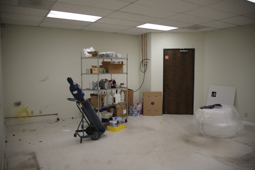 More Photos Of 3350 Scott Blvd, Santa Clara Warehouse For Lease