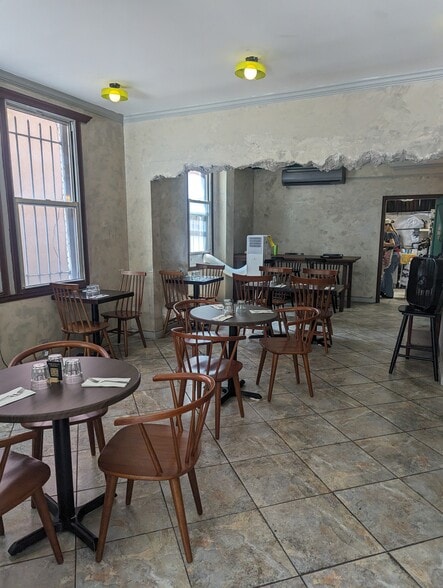 Primary Photo Of 3310 28th Ave, Astoria Restaurant For Lease