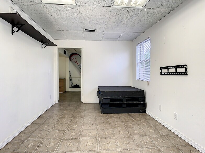 More Photos Of 315 Magnolia Ave, Auburndale Office Residential For Lease