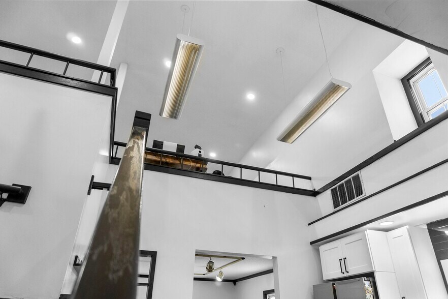 More Photos Of 17-19 Silver Ln, East Hartford Apartments For Sale