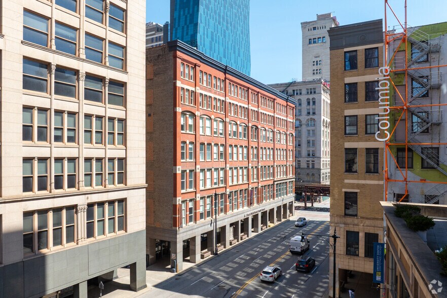 More Photos Of 24 E Ida B Wells Dr, Chicago Hospitality For Lease