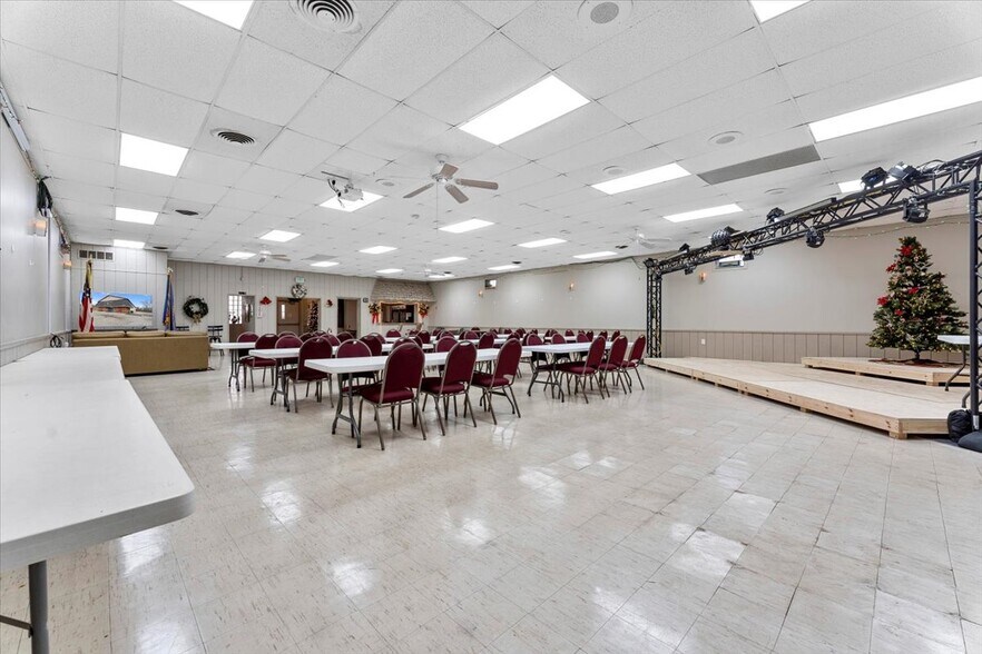 More Photos Of 8840 Macomb St, Grosse Ile Freestanding For Sale