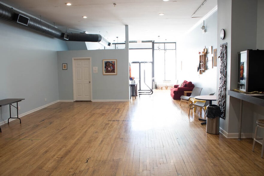 More Photos Of 1224 W Belmont Ave, Chicago Storefront Retail Residential For Lease