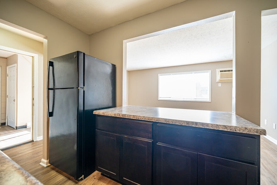 More Photos Of 1615 E 29th St, Lorain Apartments For Sale