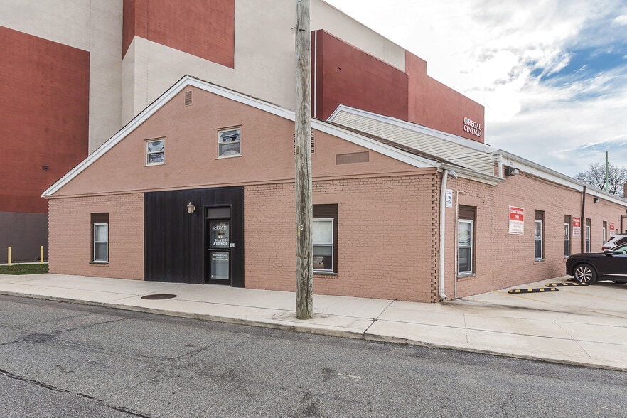 More Photos Of 337-343 Merrick Rd, Lynbrook Office For Sale