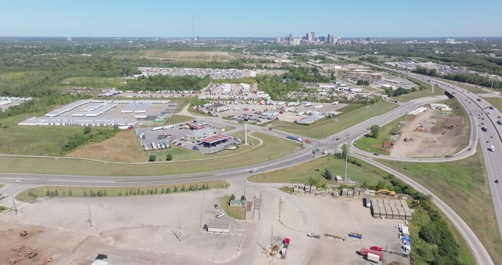 More Photos Of 246 E 4th St, Ashland Light Distribution For Sale