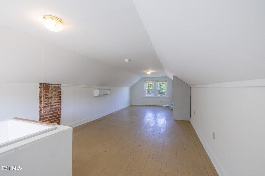 More Photos Of 457 E Bernard Ave, Greeneville General Retail For Sale