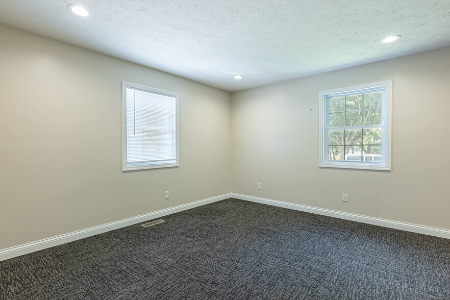 More Photos Of 1001 N County Road 25A, Troy Office For Sale