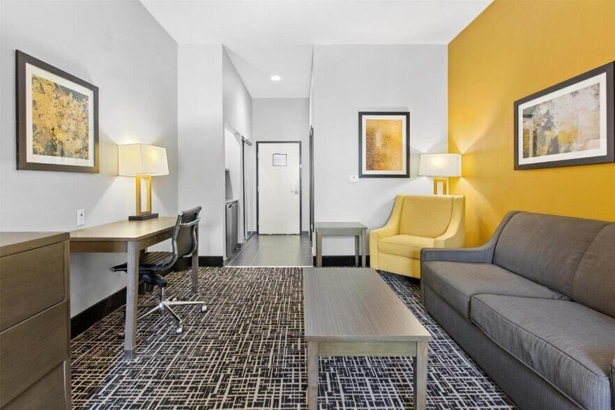More Photos Of 13600 Hartman Ln, Walker Hotel For Sale