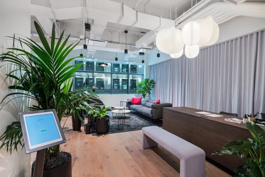 More Photos Of 325 Hudson St, New York Coworking Space