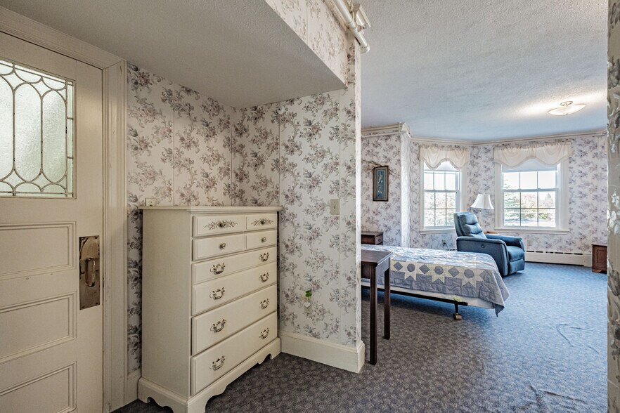 More Photos Of 257 South St, Biddeford Specialty For Sale