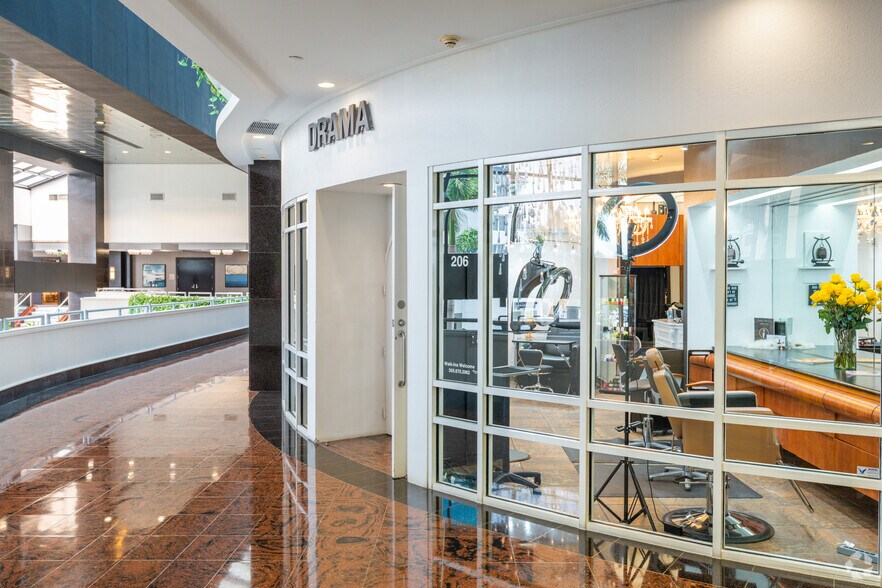 More Photos Of 9130 S Dadeland Blvd, Miami Office For Lease