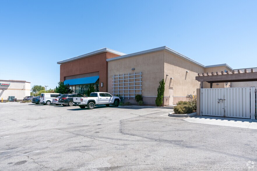 More Photos Of 744 W Rancho Vista Blvd, Palmdale General Retail For Sale