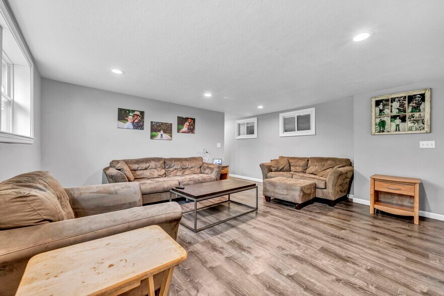 More Photos Of 100 Factory St, LaGrange Flex For Sale