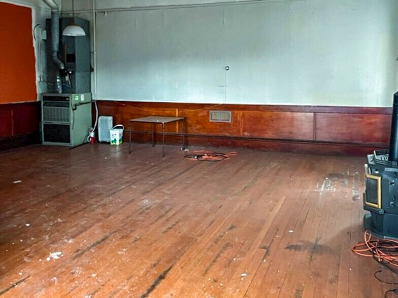 More Photos Of 301 E 25th St, Tacoma General Retail For Sale