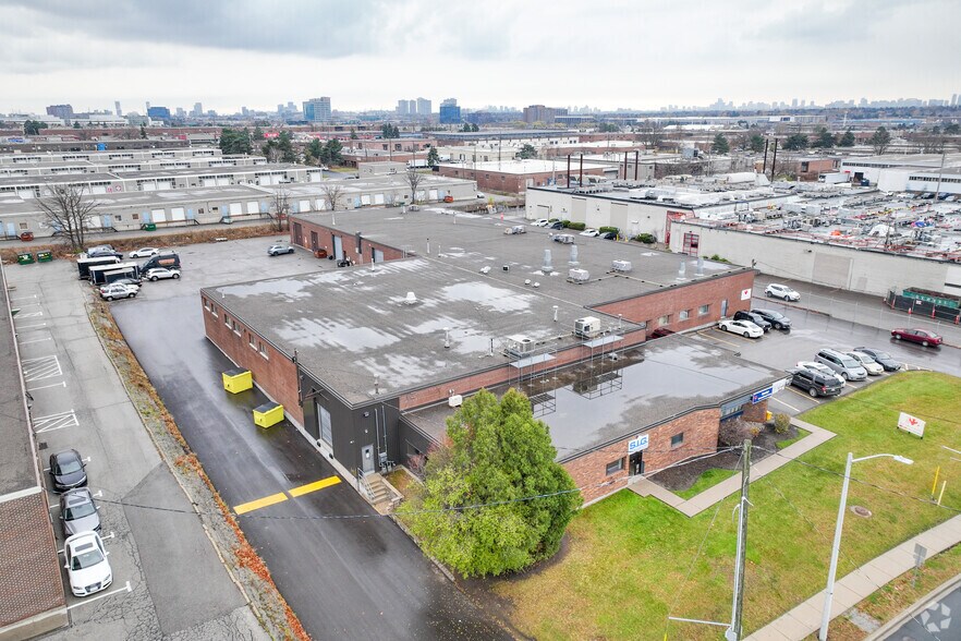 More Photos Of 51 Esna Park Dr, Markham Service For Lease