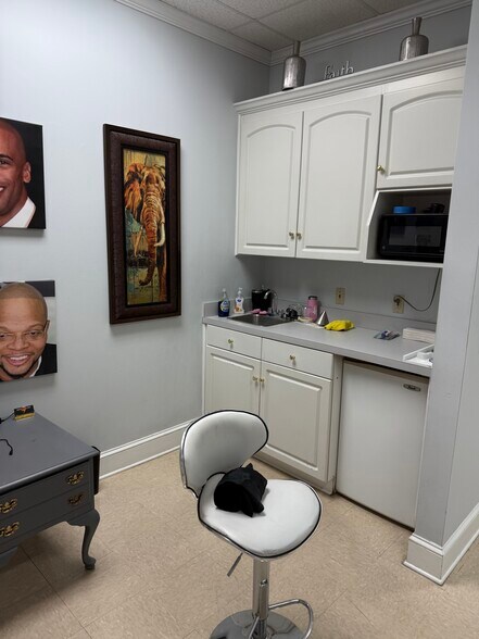 More Photos Of 224 Westinghouse Blvd, Charlotte Loft Creative Space For Lease