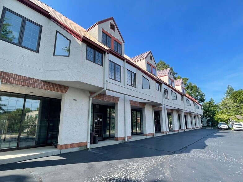 More Photos Of 4700 Old Kingston Pike, Knoxville Office For Lease