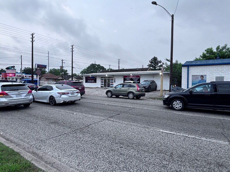 More Photos Of 602 Ssgt Macario Garcia Dr, Houston Storefront Retail Office For Sale