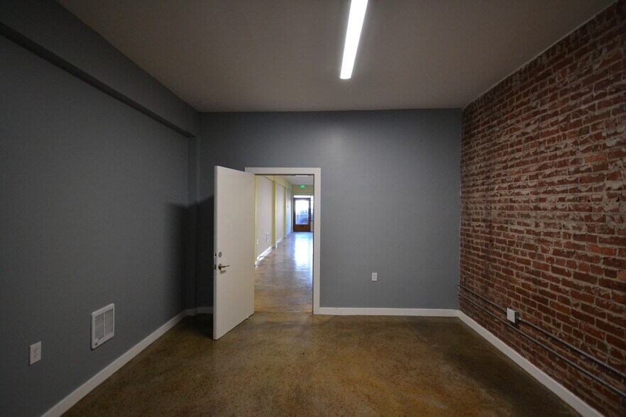 More Photos Of 1610-1640 University Ave, Berkeley Apartments For Lease